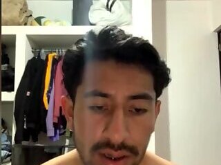 Mexicano curioso se corre en su cuarto